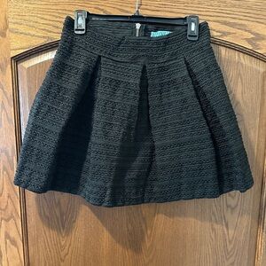 Dina Be Textured Pleated Skirt Women's Size‎ Medium Zipper Closure